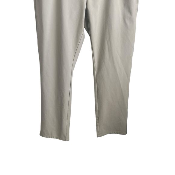 Greg Norman Men Golf Tech Pants 40X20 Beige Pockets Stretch Comfort Leisure - Picture 9 of 12